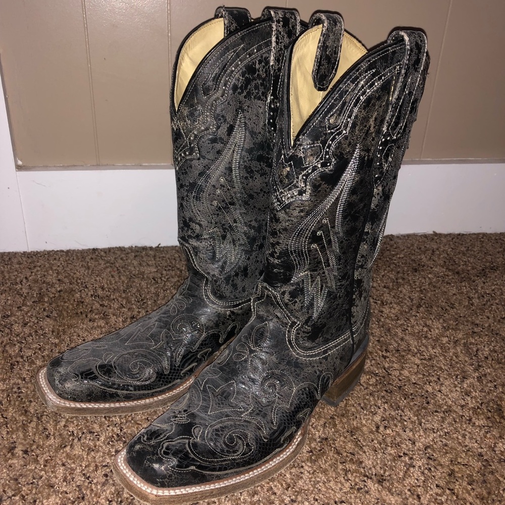 Corral boots